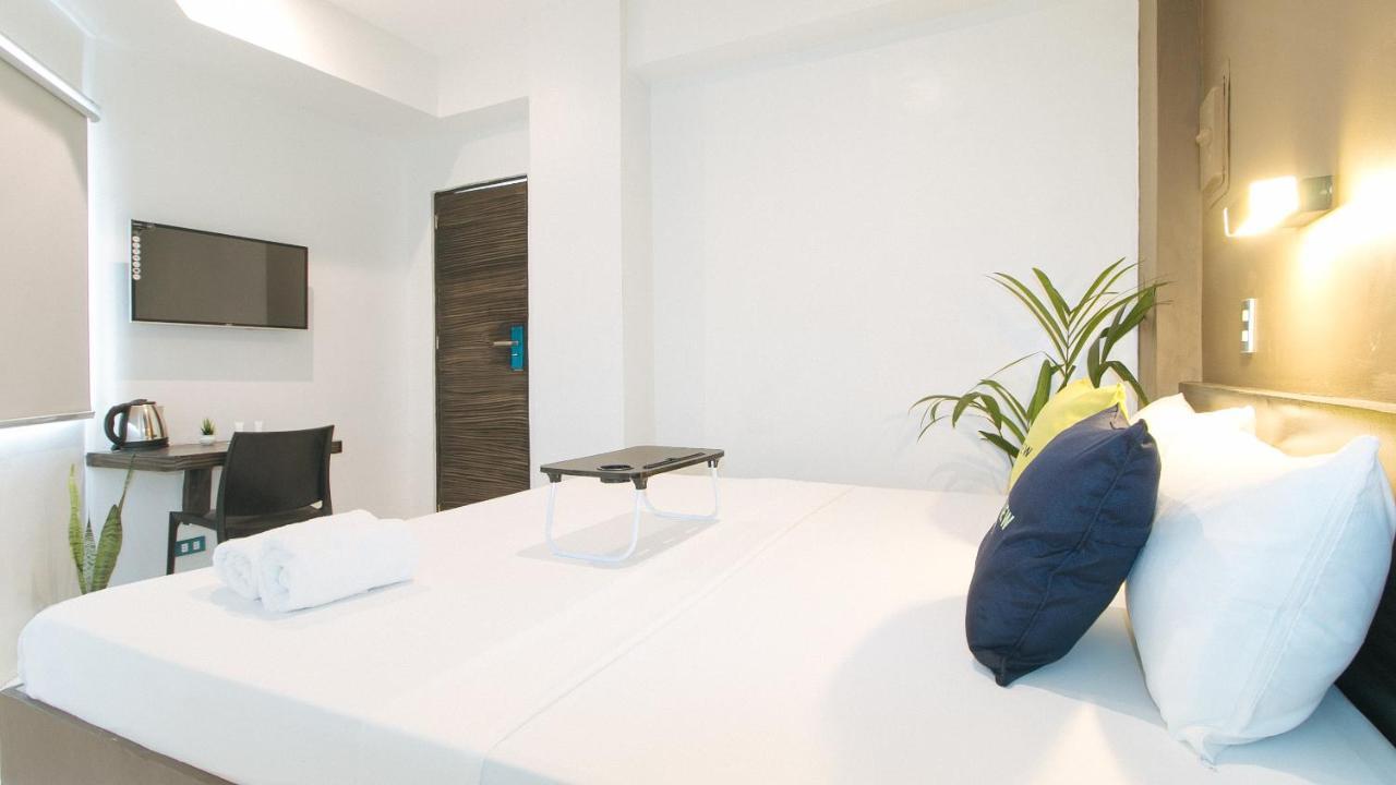 Urbanview At San Antonio'S Place Sampaloc มะนิลา ภายนอก รูปภาพ