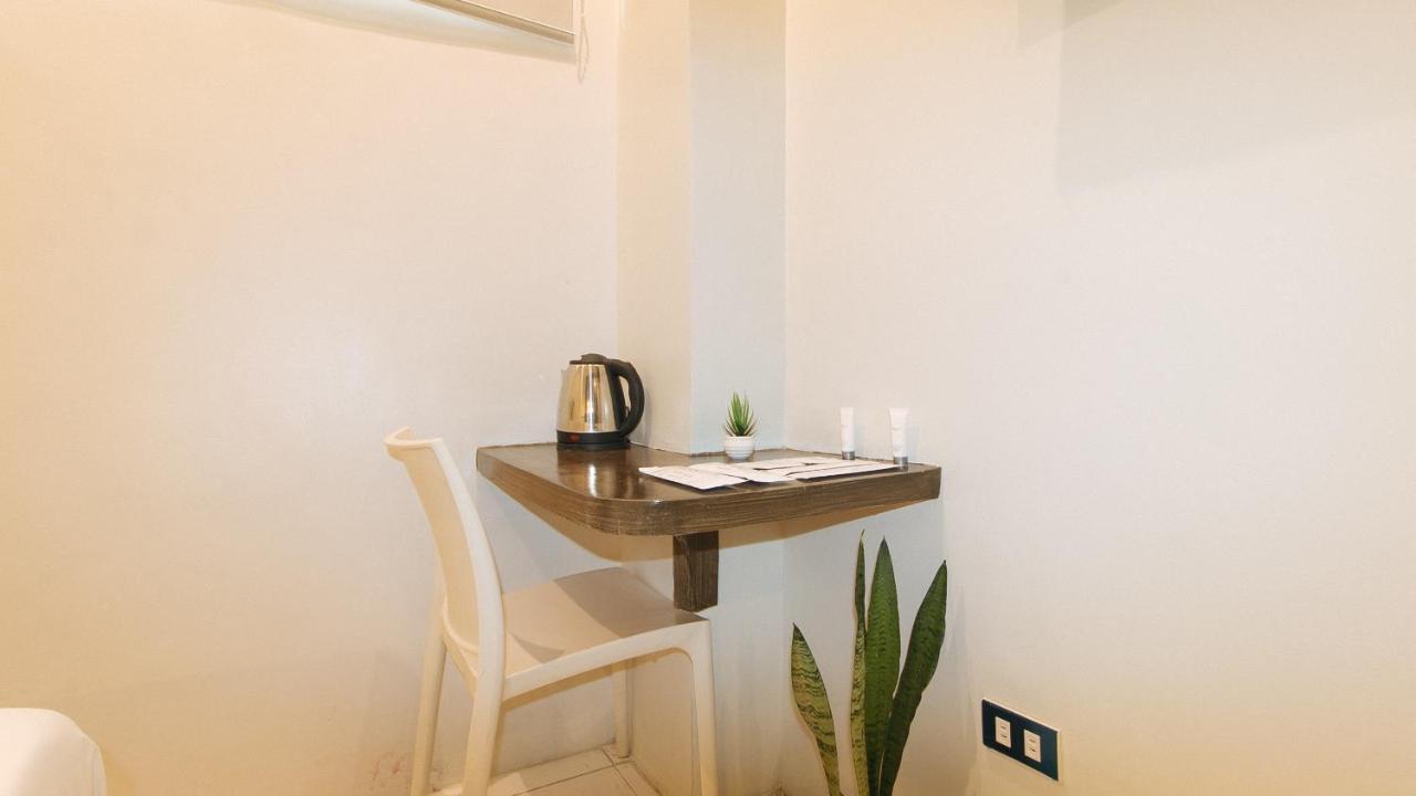 Urbanview At San Antonio'S Place Sampaloc มะนิลา ภายนอก รูปภาพ