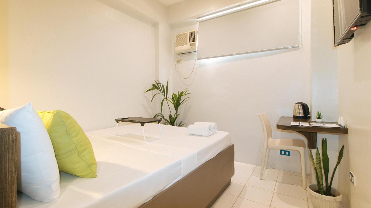 Urbanview At San Antonio'S Place Sampaloc มะนิลา ภายนอก รูปภาพ